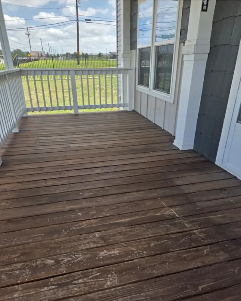 Covered front porch of a manufactured home